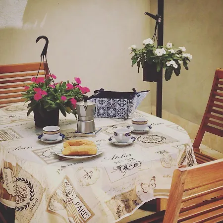 Liz House Кальтаджироне