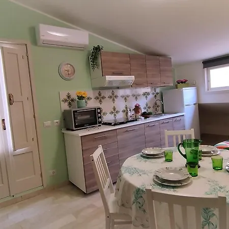 Liz House Апартаменты Кальтаджироне