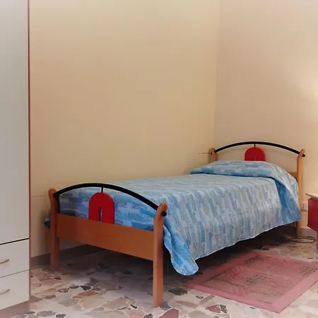 Liz House * Кальтаджироне