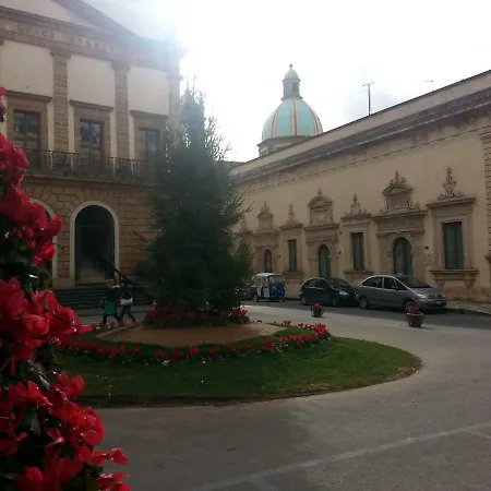 Апартаменты Liz House Кальтаджироне