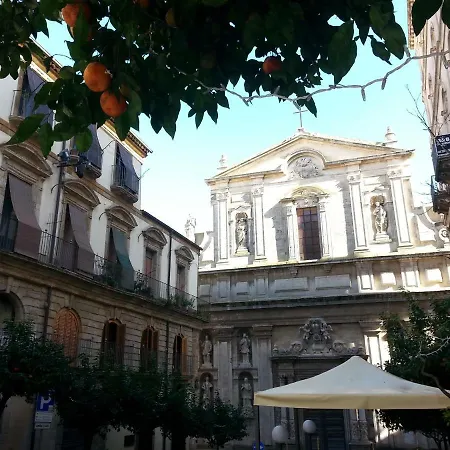 Liz House Caltagirone
